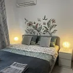 Апартамент Park Escape 24h Check In *