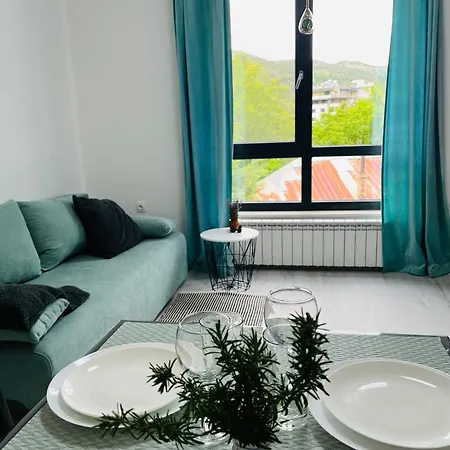 Park Escape 24h Check In ساندانسكي